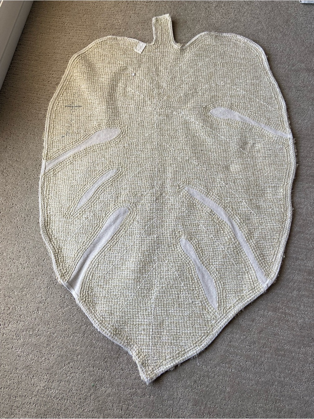 Washable Rug Mini Monstera Leaf Rug - Picture 6 of 6